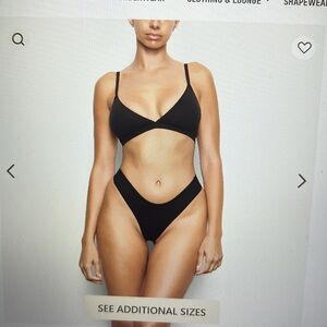 TRIANGLE BRALETTE SKIMS